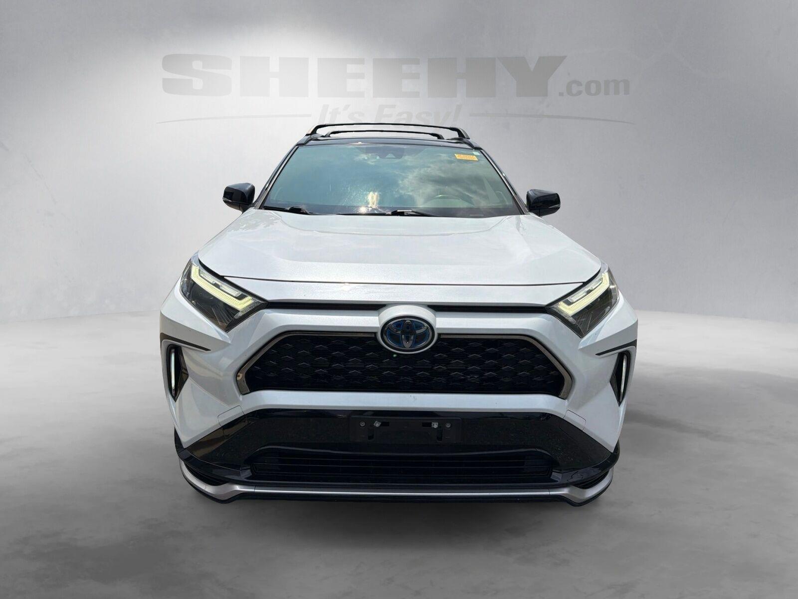Used 2023 Wind Chill Pearl / Midnight Black Metallic Toyota XSE image 18