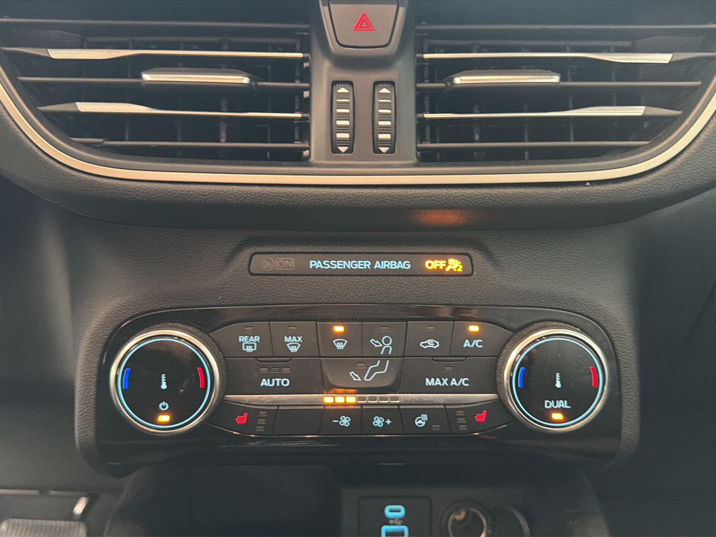 Used 2022 Stone Blue Metallic Ford SE Hybrid image 20