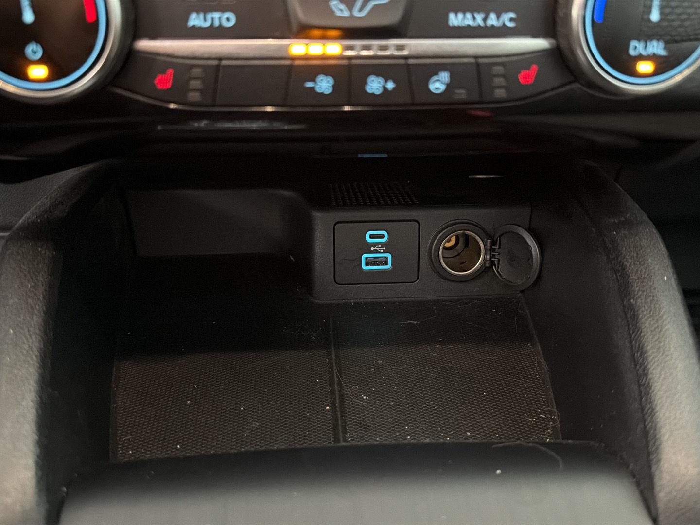 Used 2022 Stone Blue Metallic Ford SE Hybrid image 21