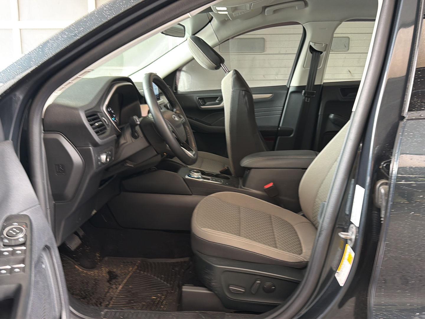 Used 2022 Stone Blue Metallic Ford SE Hybrid image 9