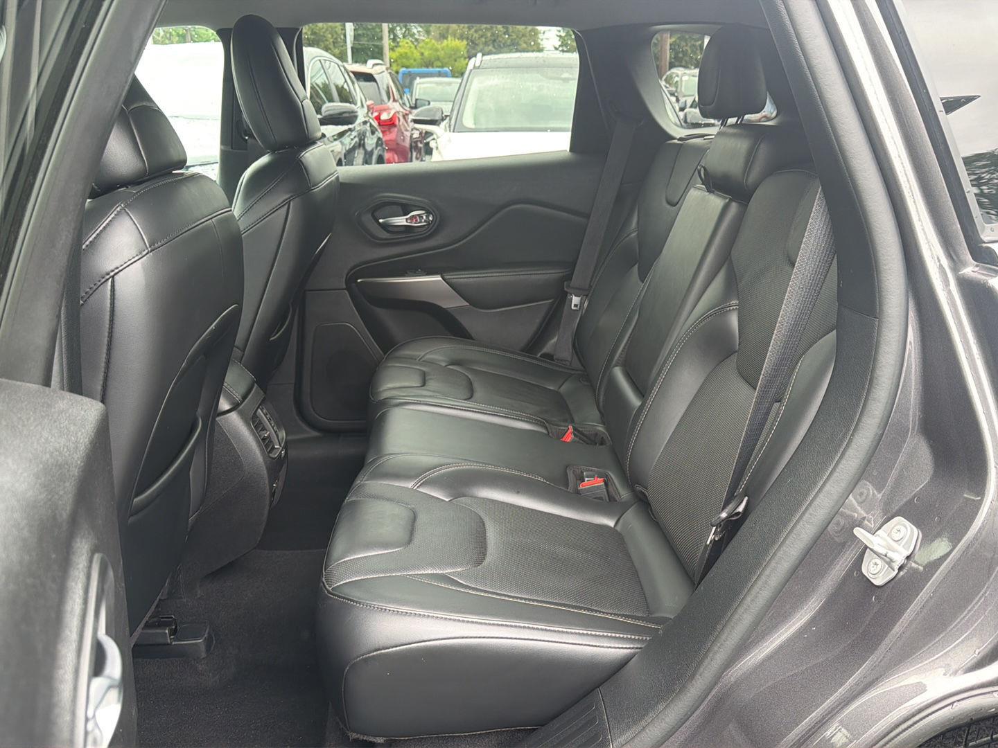 Used 2020 Granite Crystal Clearcoat Metallic Jeep Limited image 7