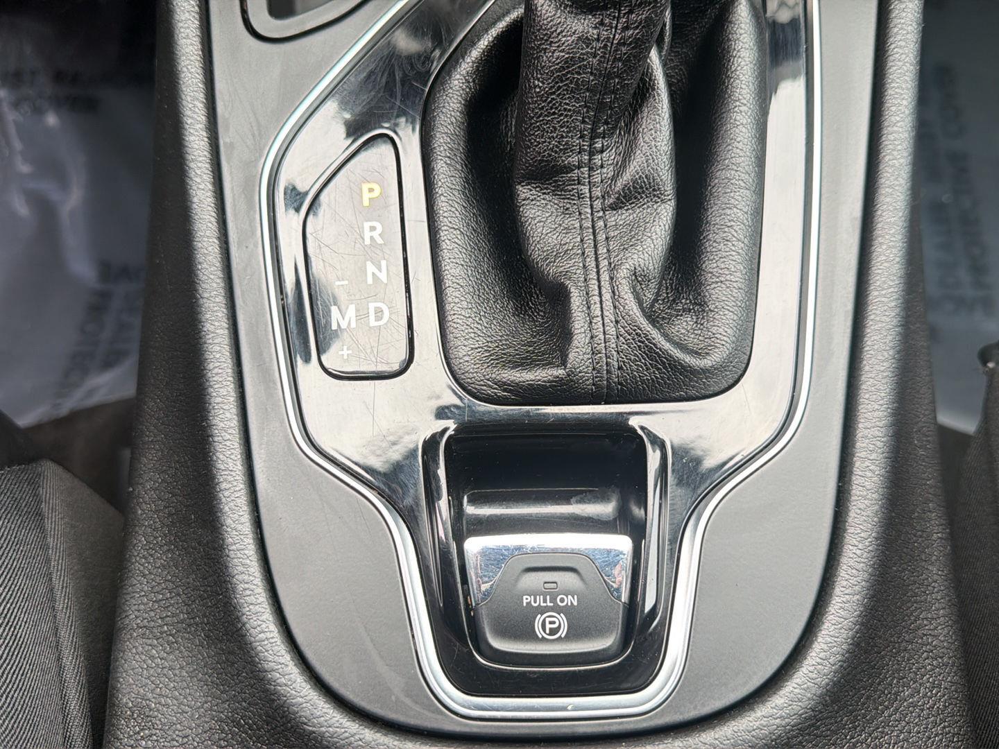 Used 2020 Granite Crystal Clearcoat Metallic Jeep Limited image 18