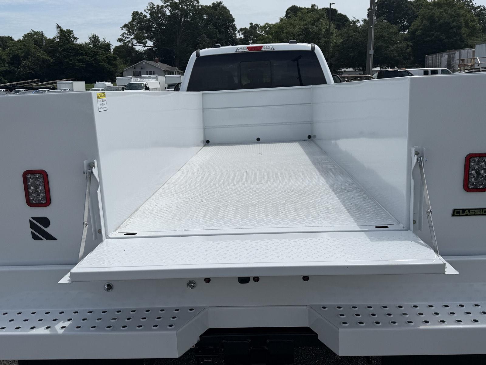 New 2026 Oxford White Ford XL image 5