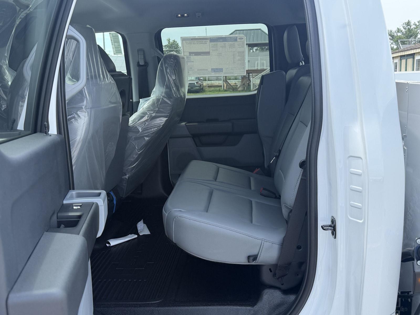 New 2026 Oxford White Ford XL image 25