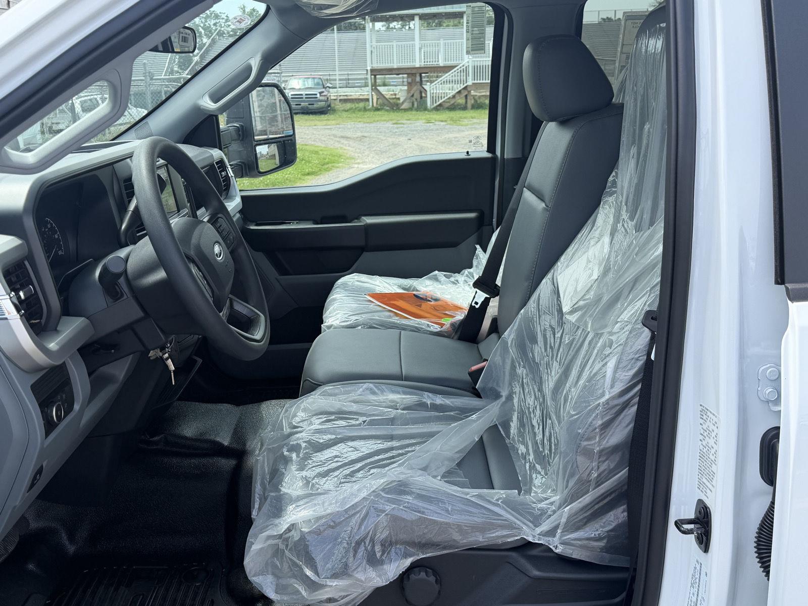 New 2026 Oxford White Ford XL image 26