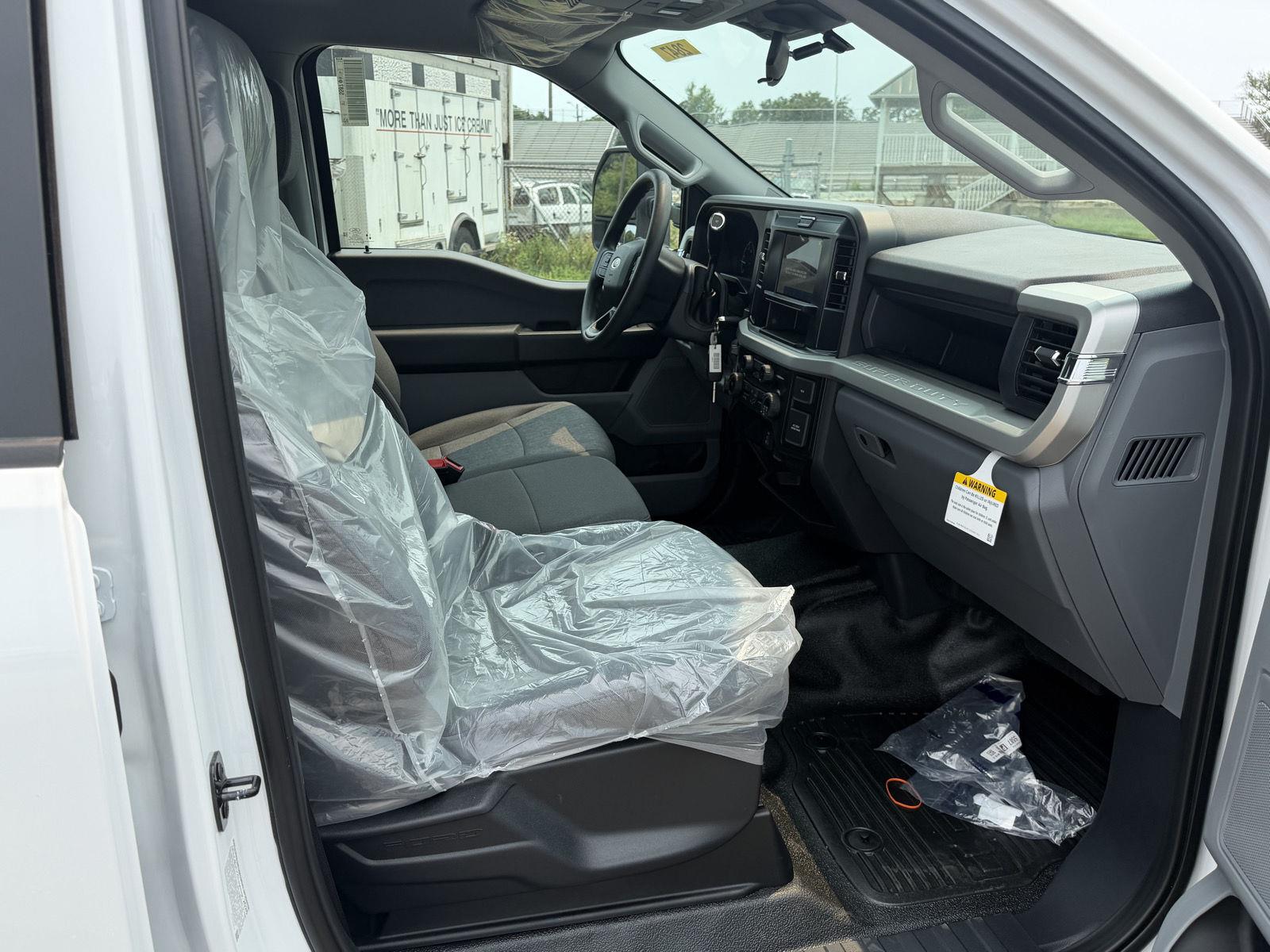 New 2026 Oxford White Ford XL image 12