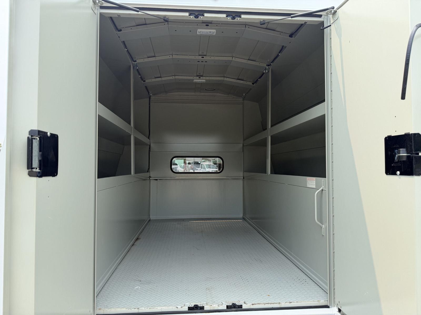 New 2026 Oxford White Ford XL image 16
