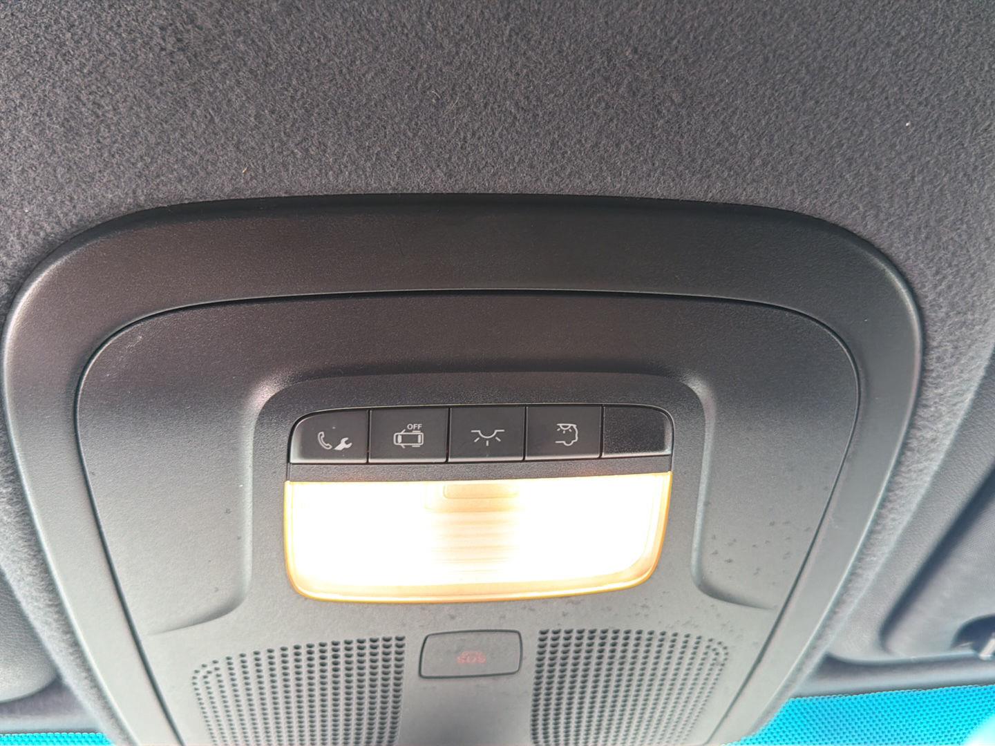 Used 2023 Arctic White Mercedes-Benz 1500 STANDARD ROOF I image 18