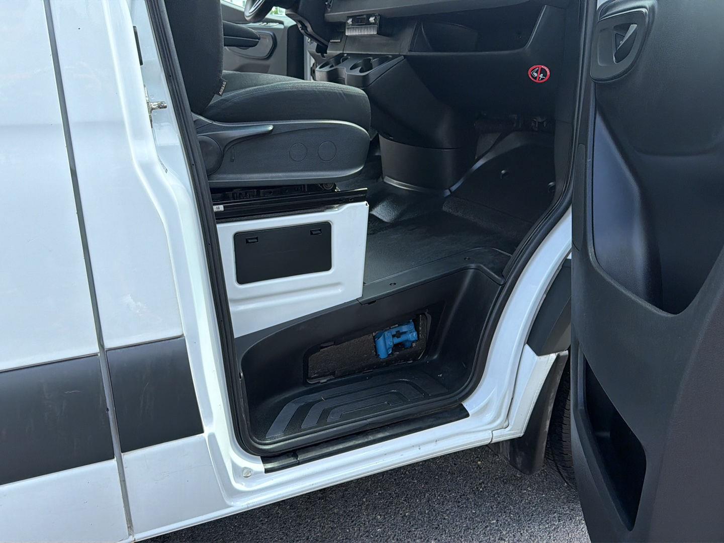 Used 2023 Arctic White Mercedes-Benz 1500 STANDARD ROOF I image 26