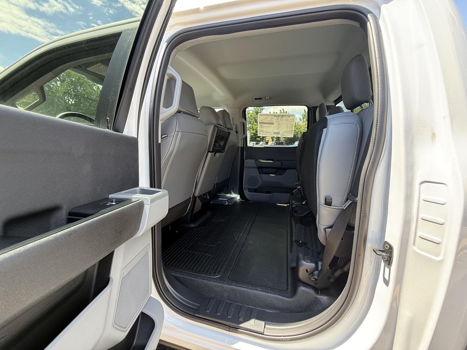 New 2026 Oxford White Ford XL image 14