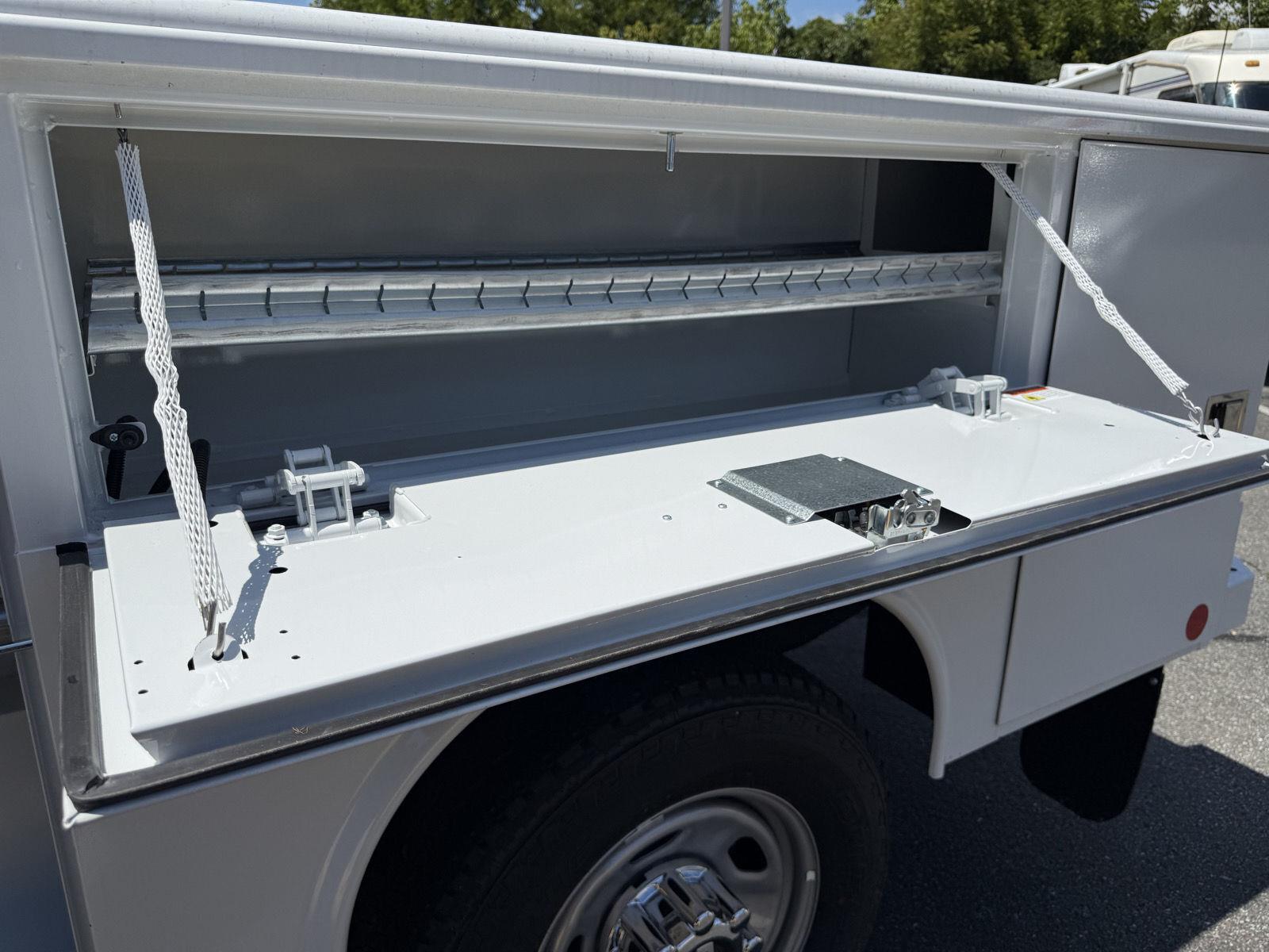 New 2026 Oxford White Ford XL image 16