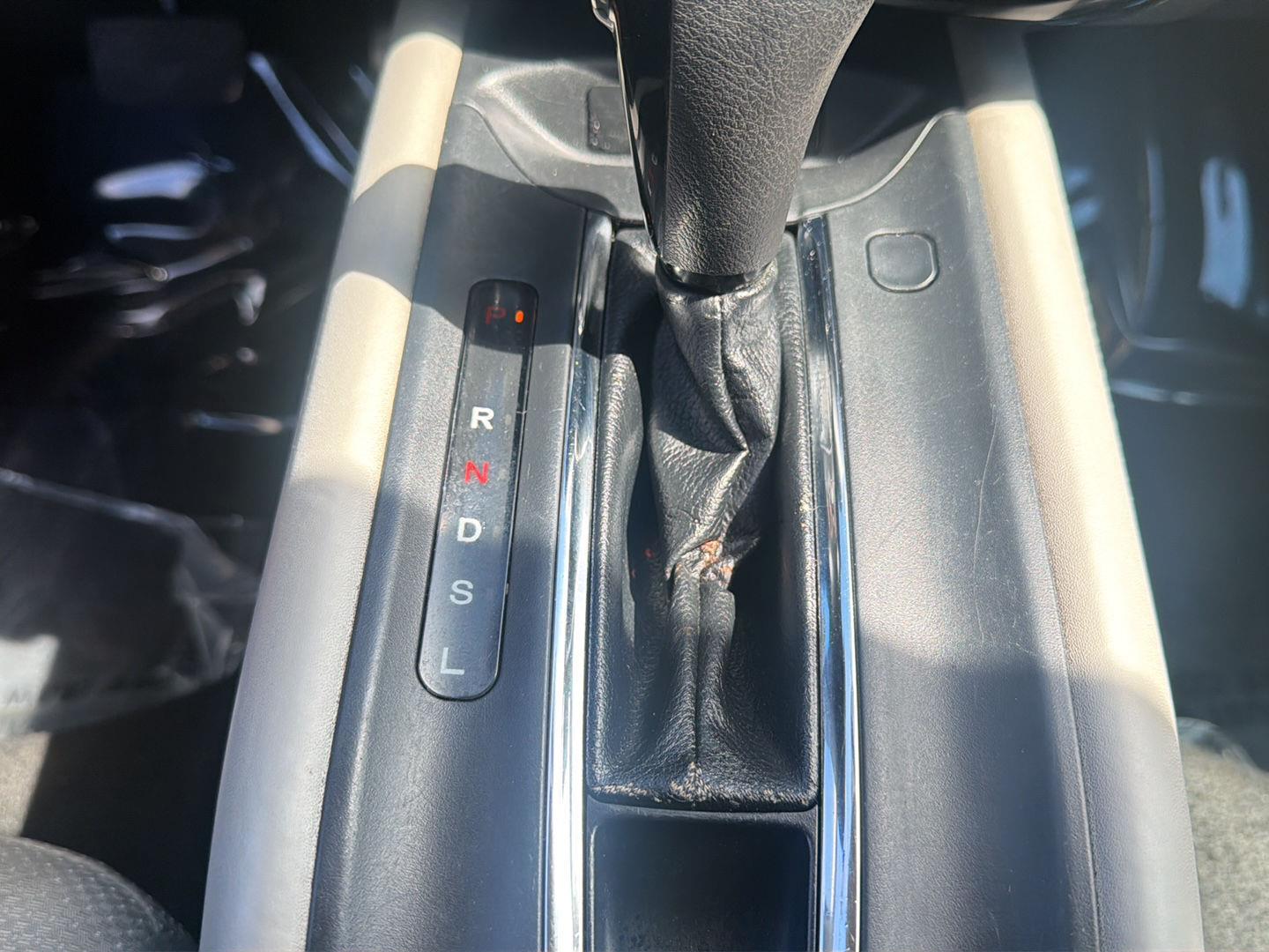 Used 2019 Lunar Silver Metallic Honda LX image 18