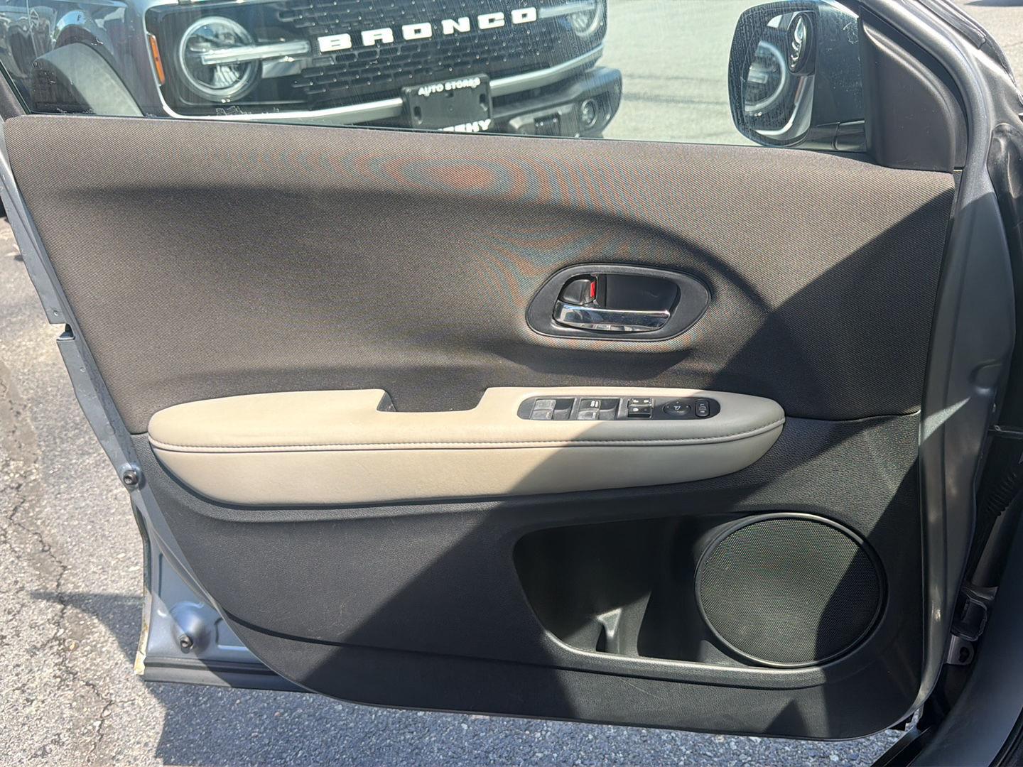 Used 2019 Lunar Silver Metallic Honda LX image 22
