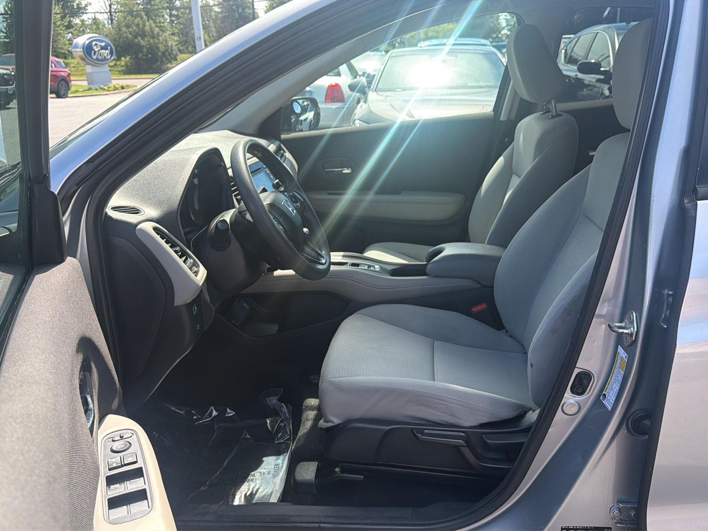 Used 2019 Lunar Silver Metallic Honda LX image 8