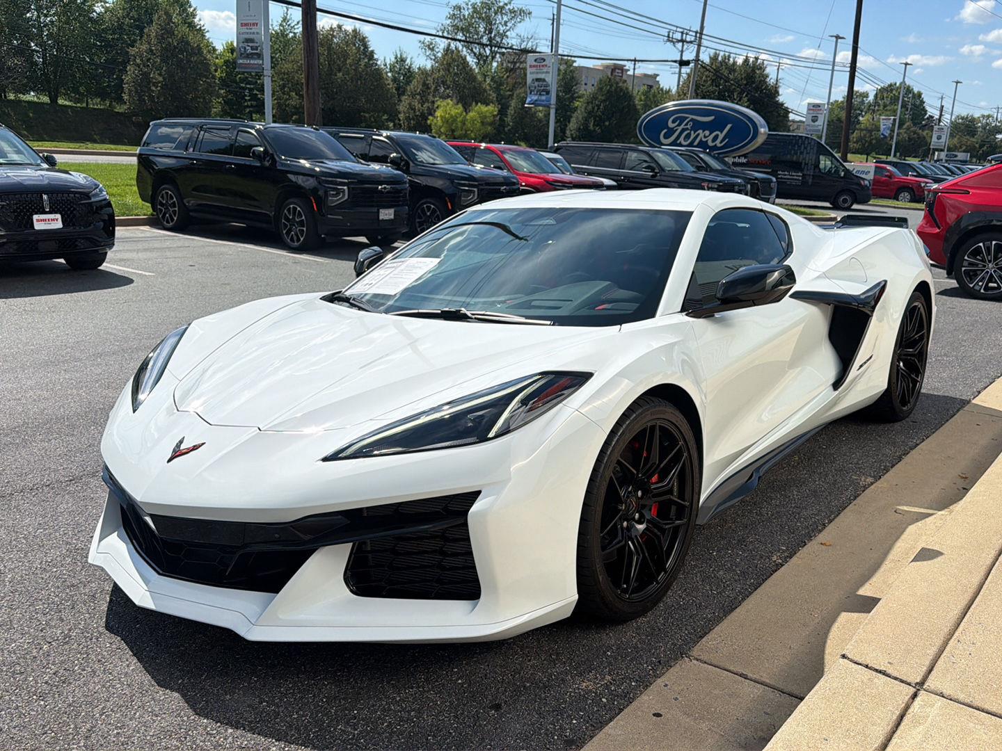 Used 2025 Arctic White Chevrolet 2LZ image 10