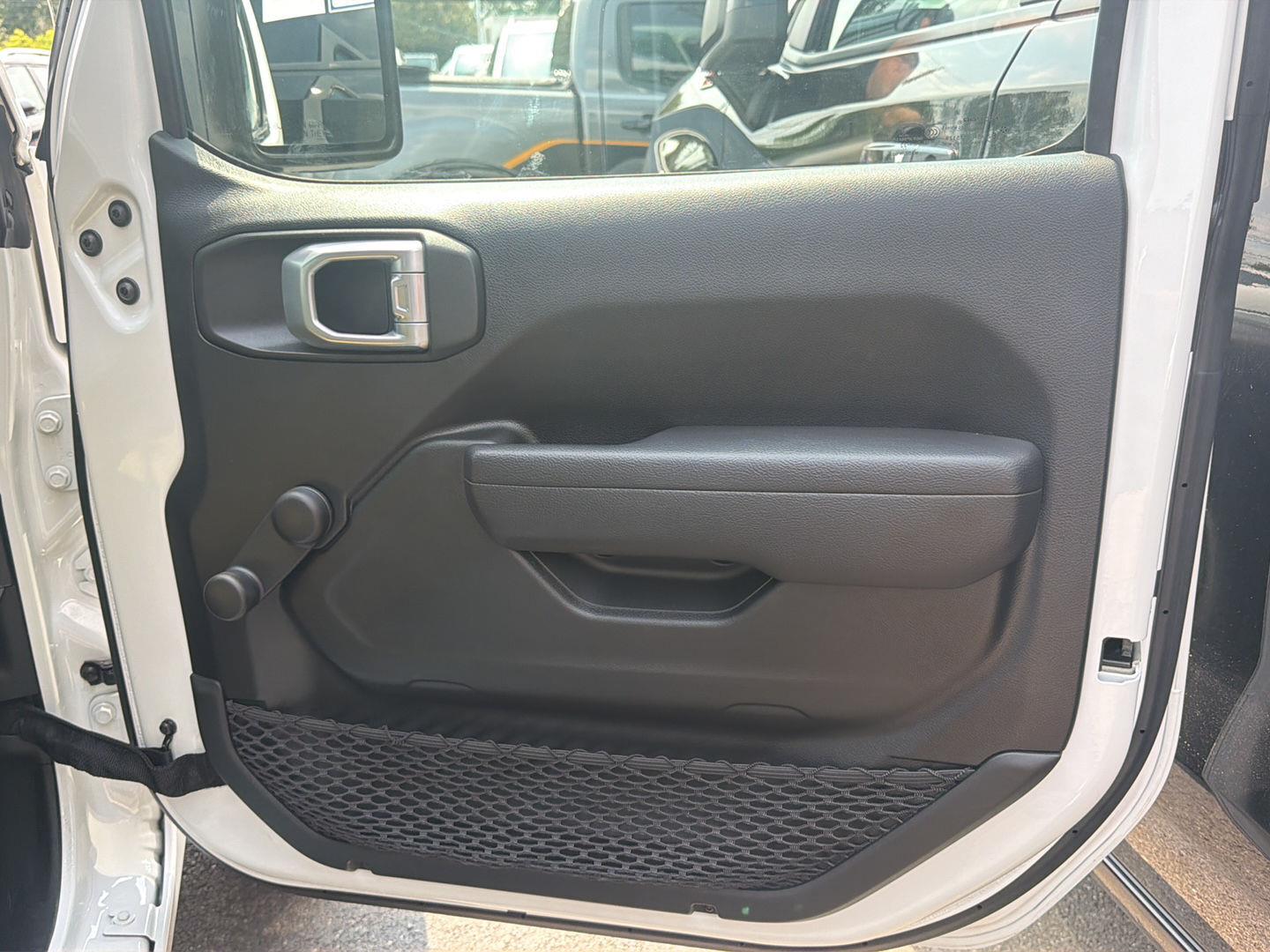 Used 2022 Bright White Clearcoat Jeep Sport image 19