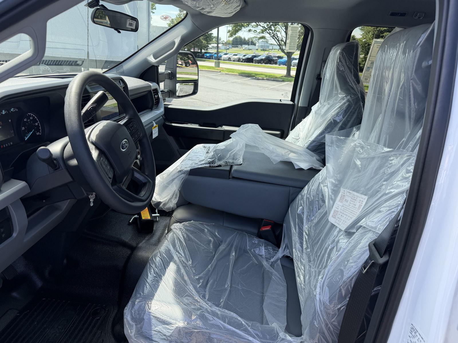 New 2026 Oxford White Ford XL image 11