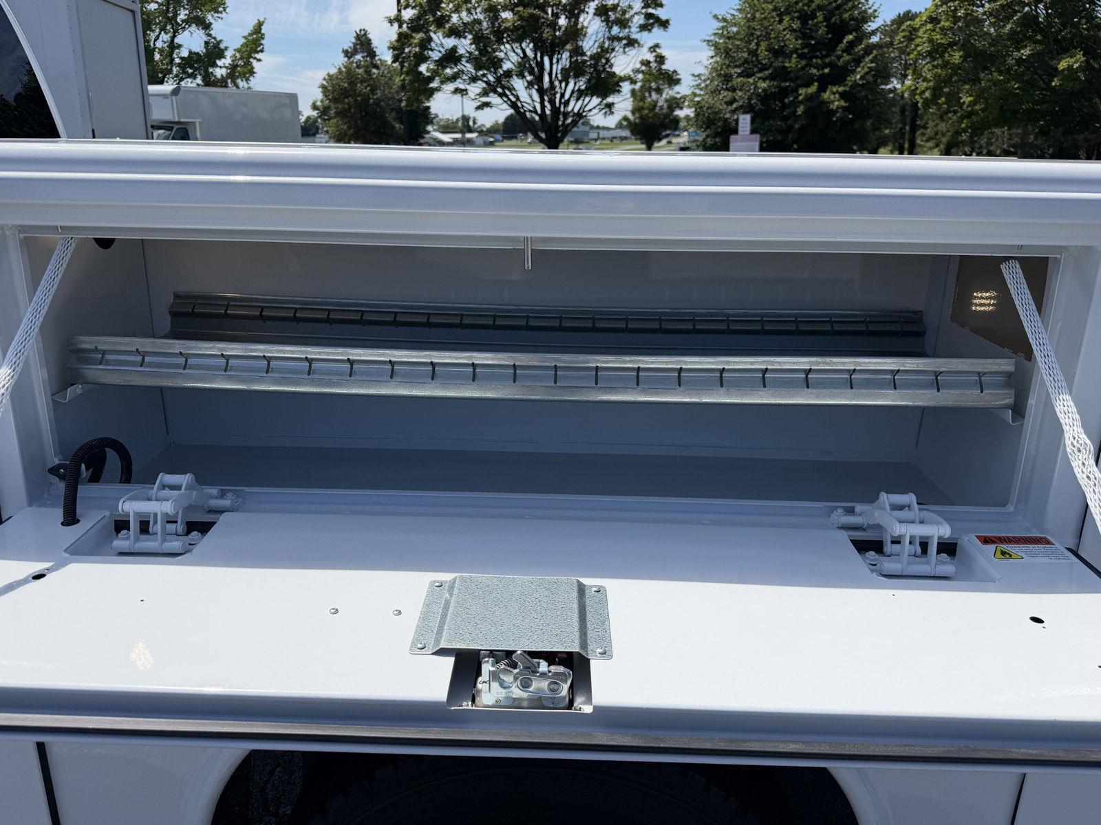 New 2026 Oxford White Ford XL image 15