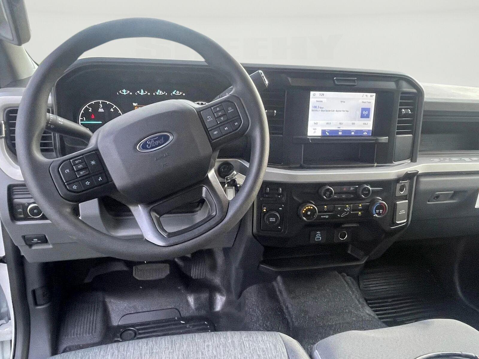 New 2026 Oxford White Ford XL image 3