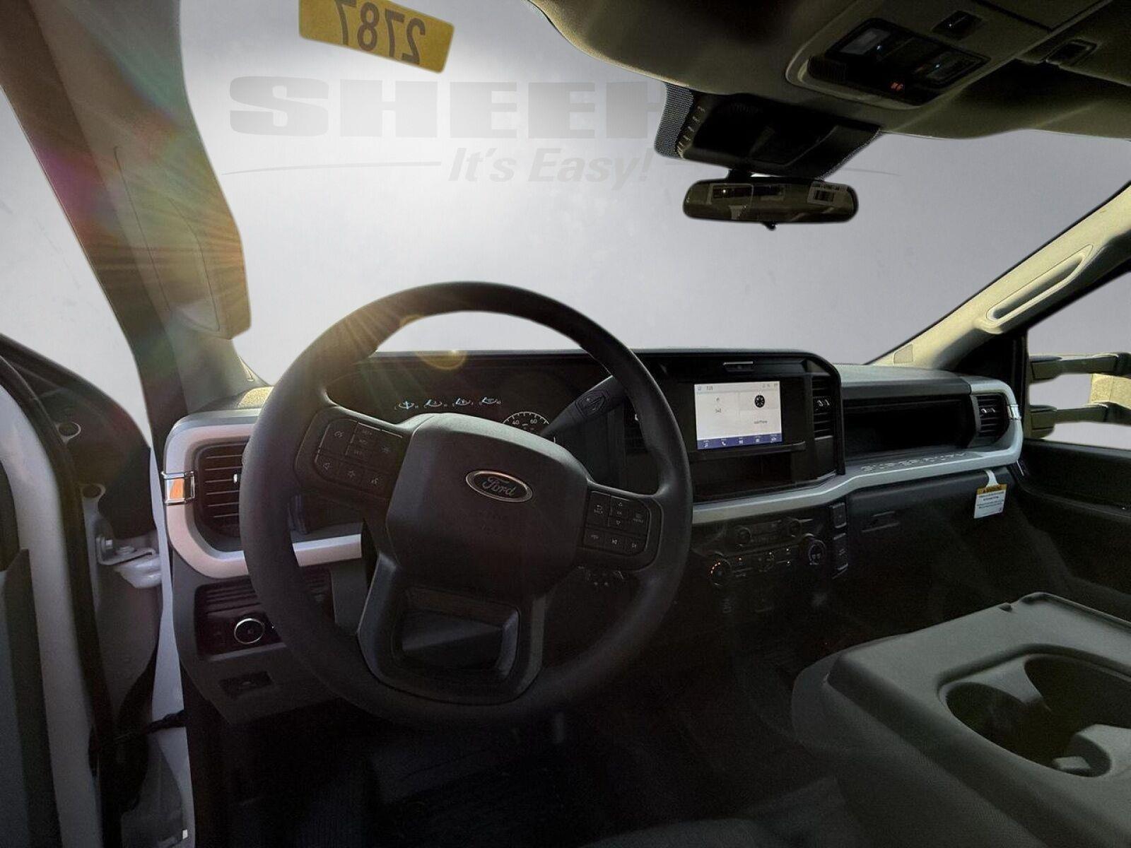 New 2026 Oxford White Ford XL image 3