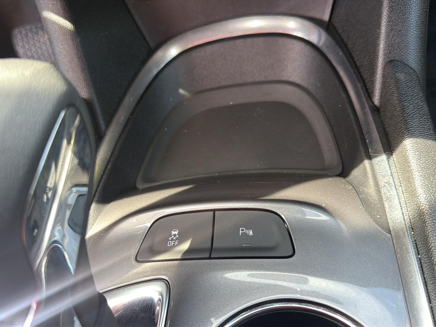 Used 2024 Summit White Chevrolet LT image 21