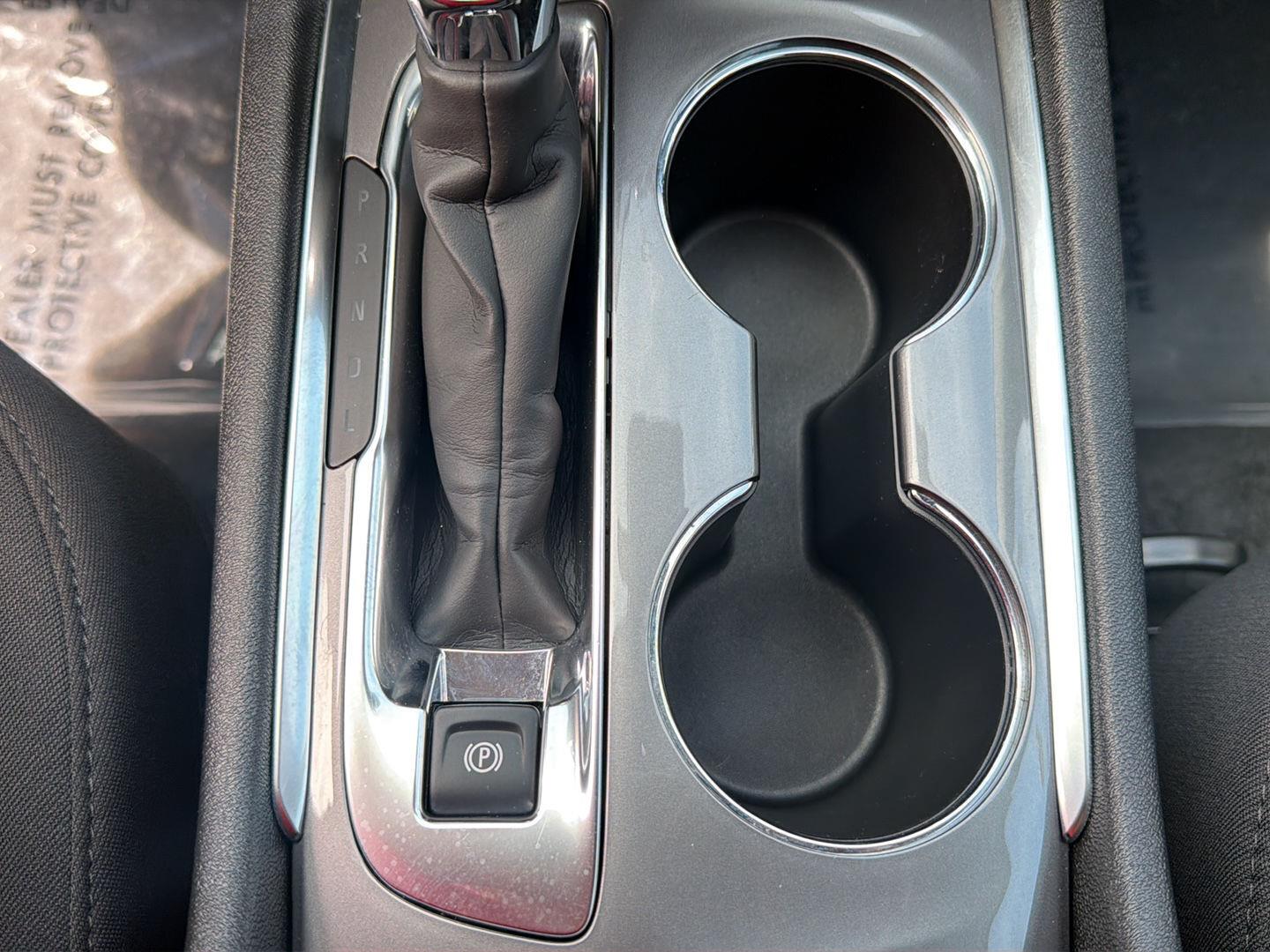 Used 2024 Summit White Chevrolet LT image 18
