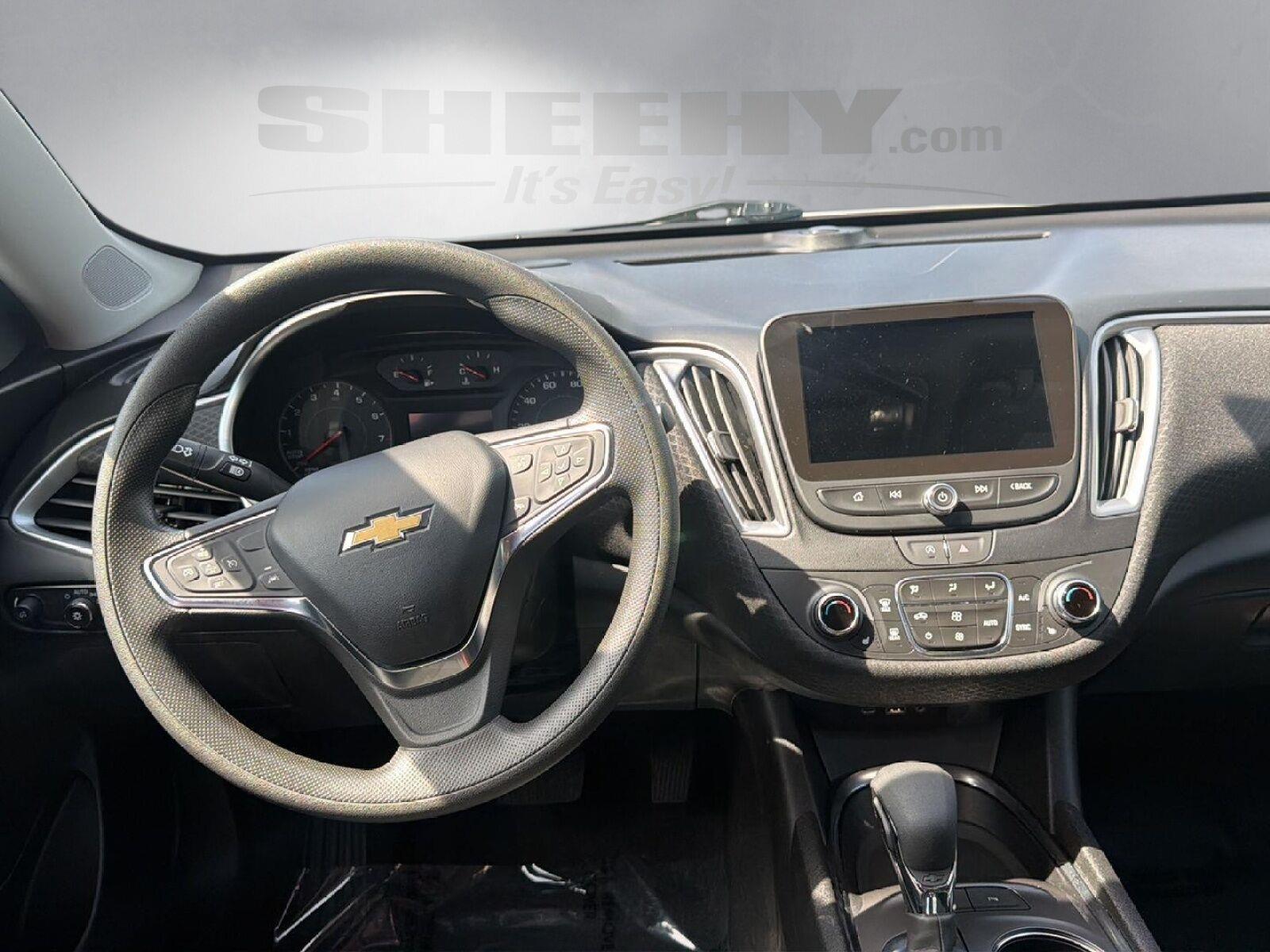 Used 2024 Summit White Chevrolet LT image 3