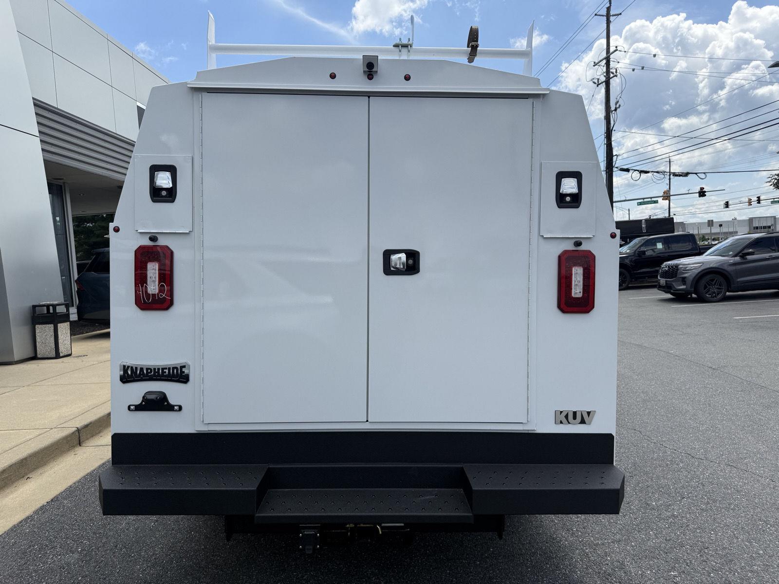 New 2027 Oxford White Ford KUV Low Roof image 18