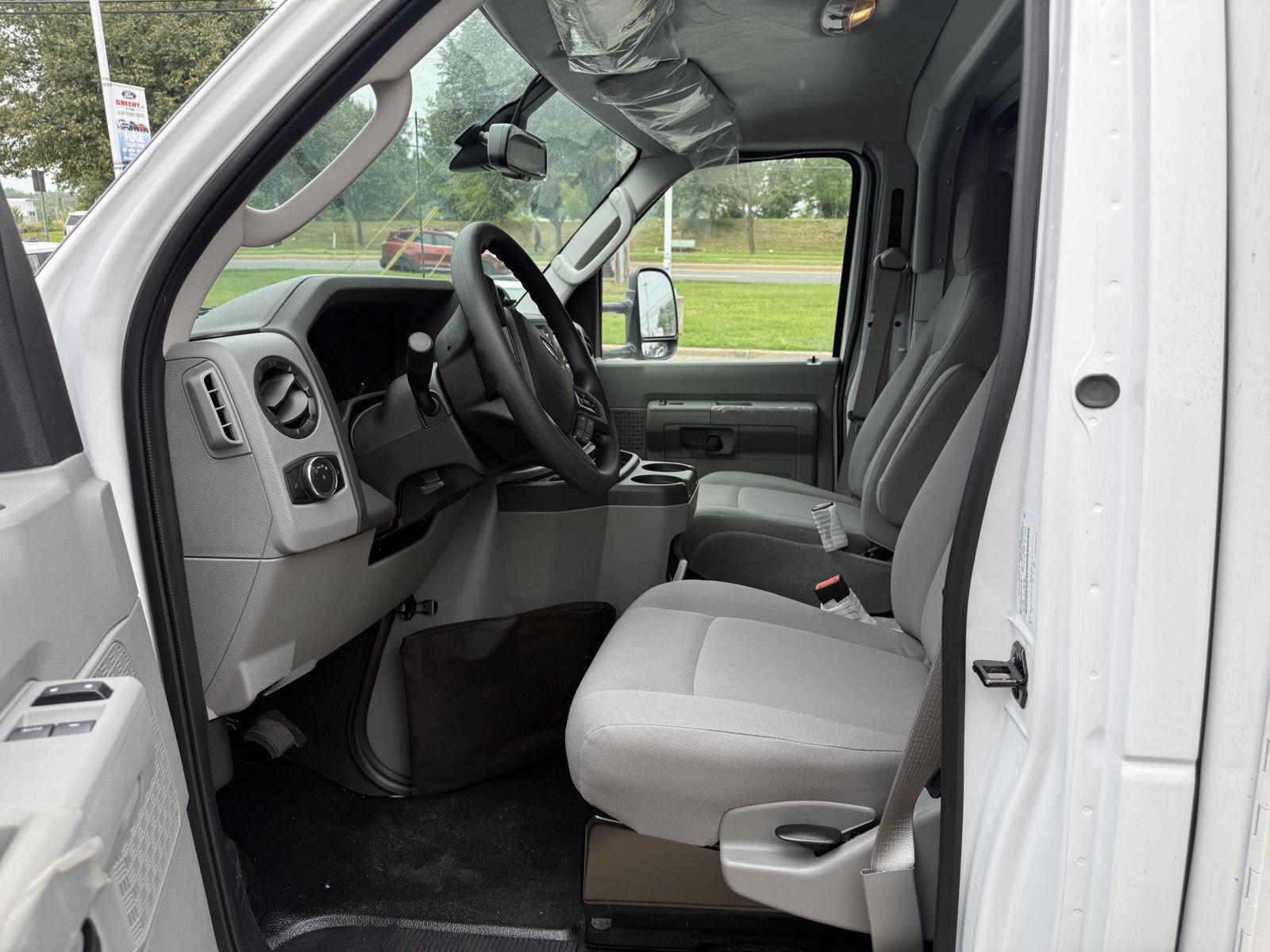New 2027 Oxford White Ford  image 15
