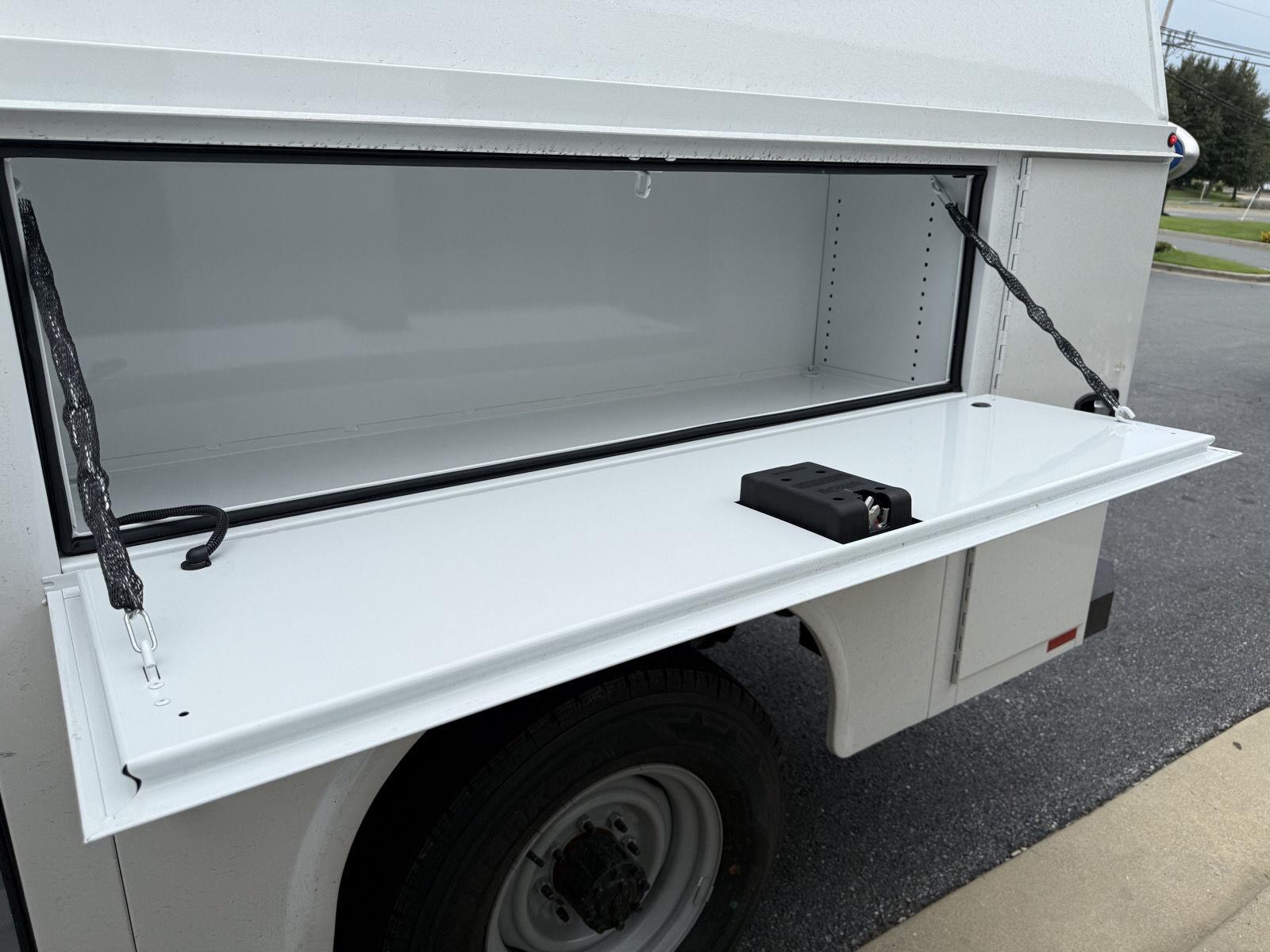 New 2027 Oxford White Ford  image 18
