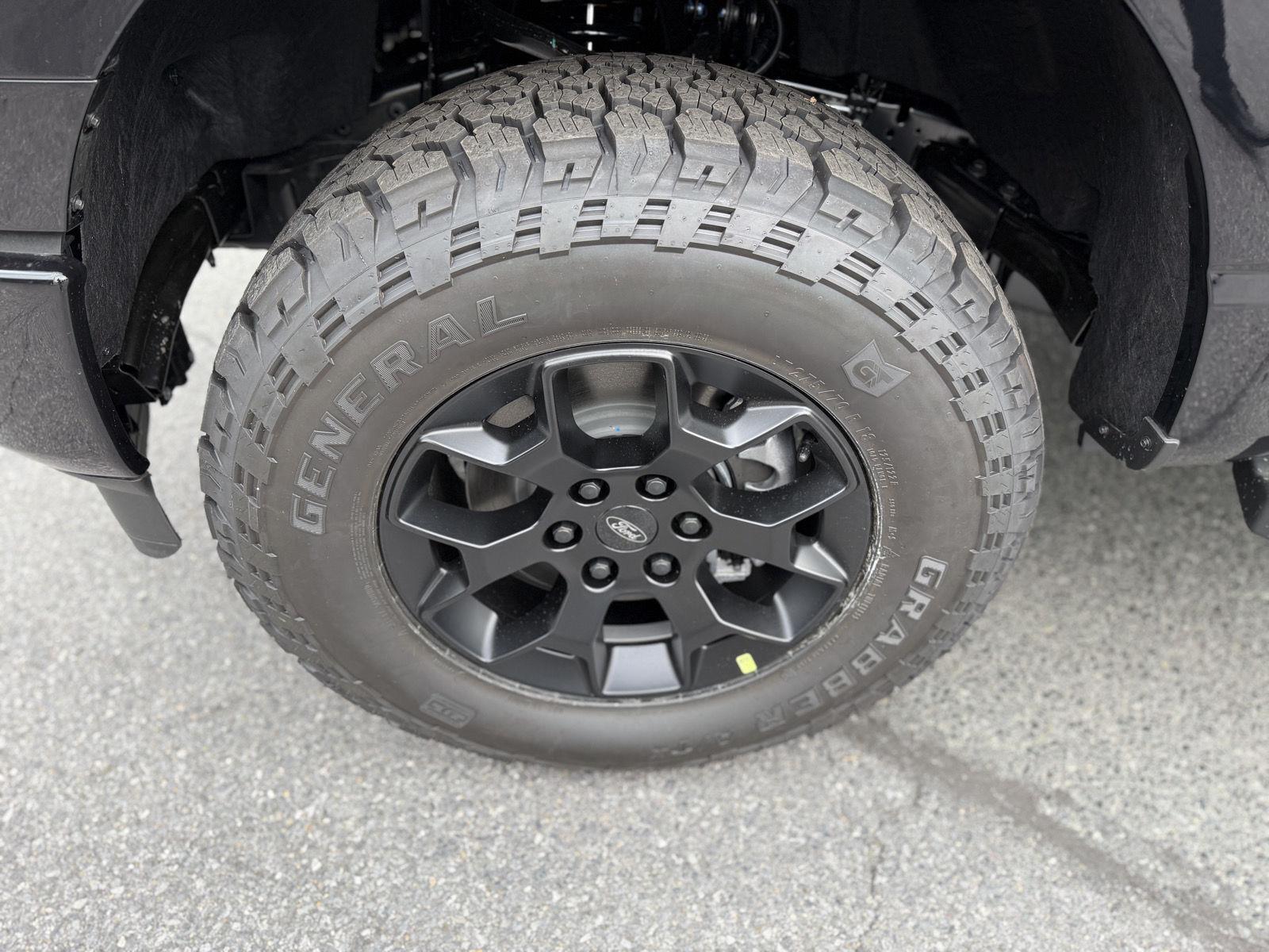 New 2026 Agate Black Metallic Ford XLT image 16