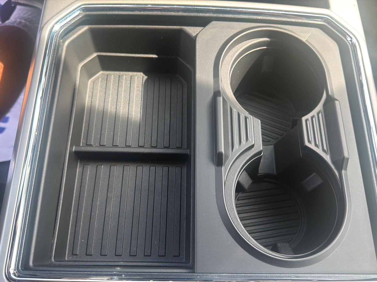 Used 2022  Ford LARIAT image 19