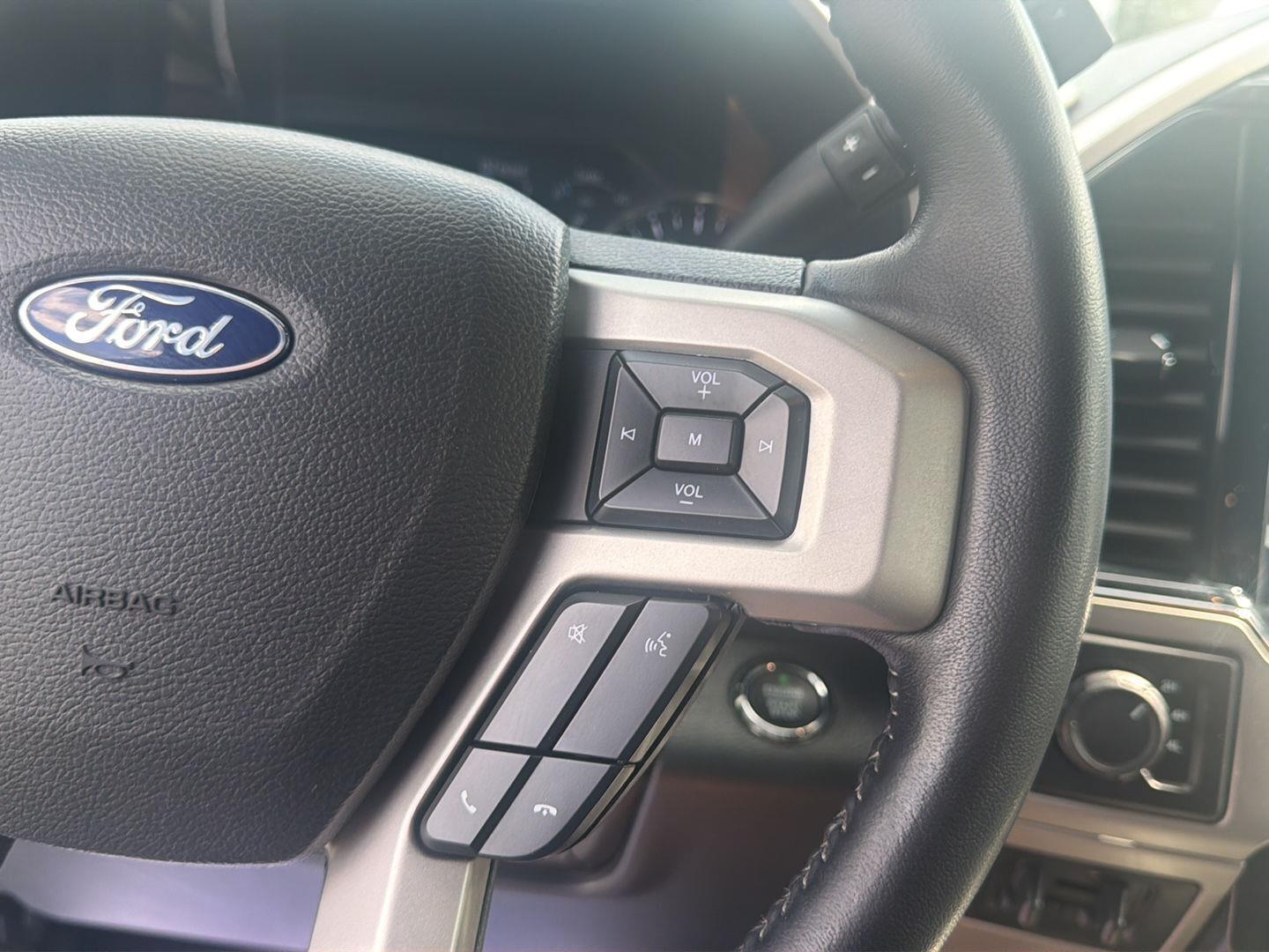 Used 2022  Ford LARIAT image 21