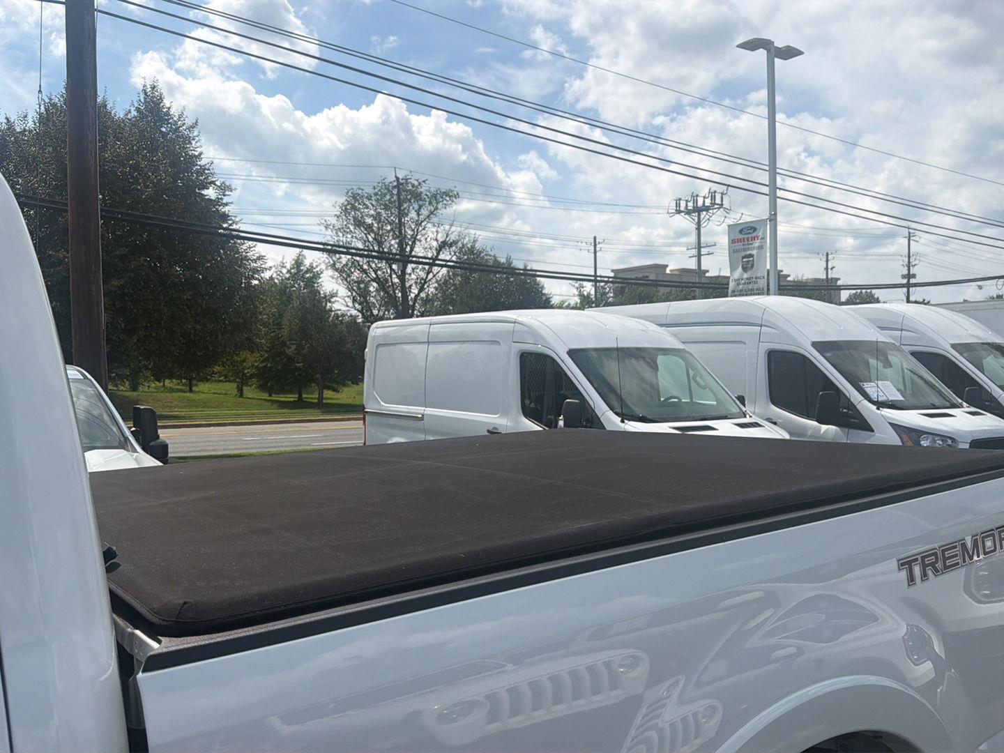 Used 2022  Ford LARIAT image 25