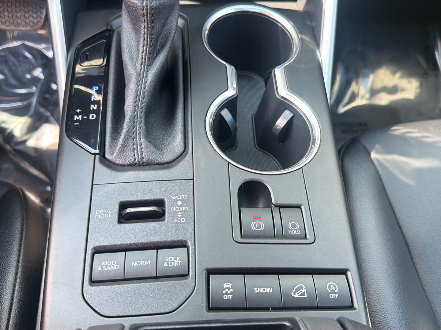 Used 2021 Midnight Black Metallic Toyota XLE image 20