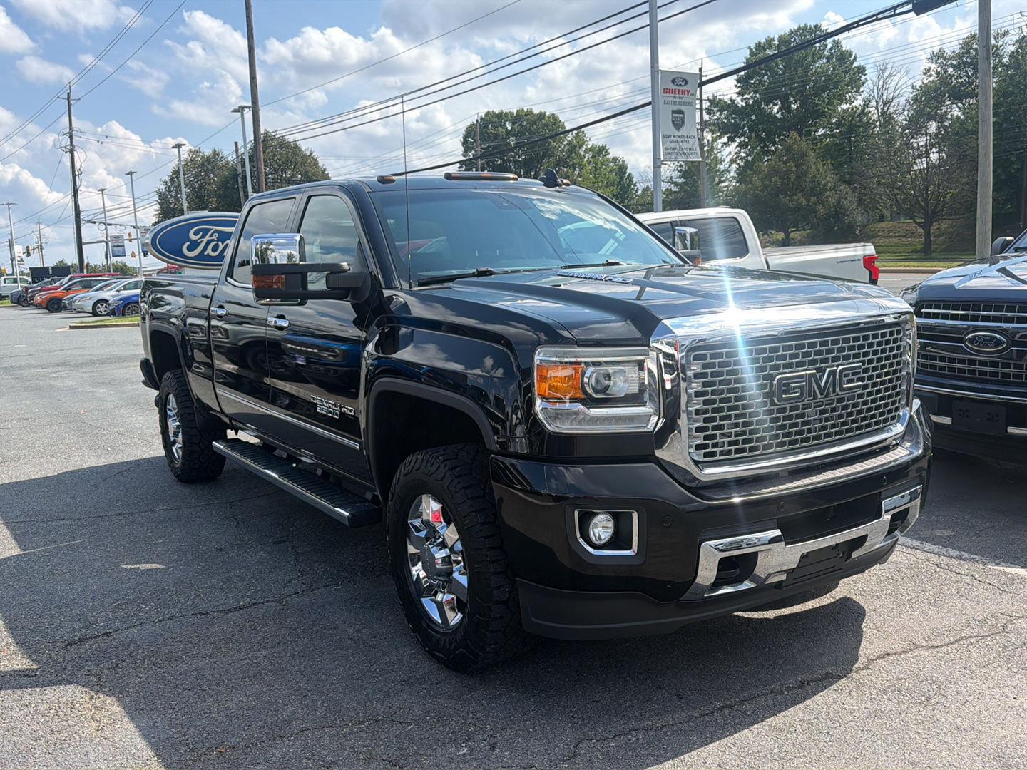 2016 GMC Sierra 3500HD Denali Crew Cab LB DRW 4WD