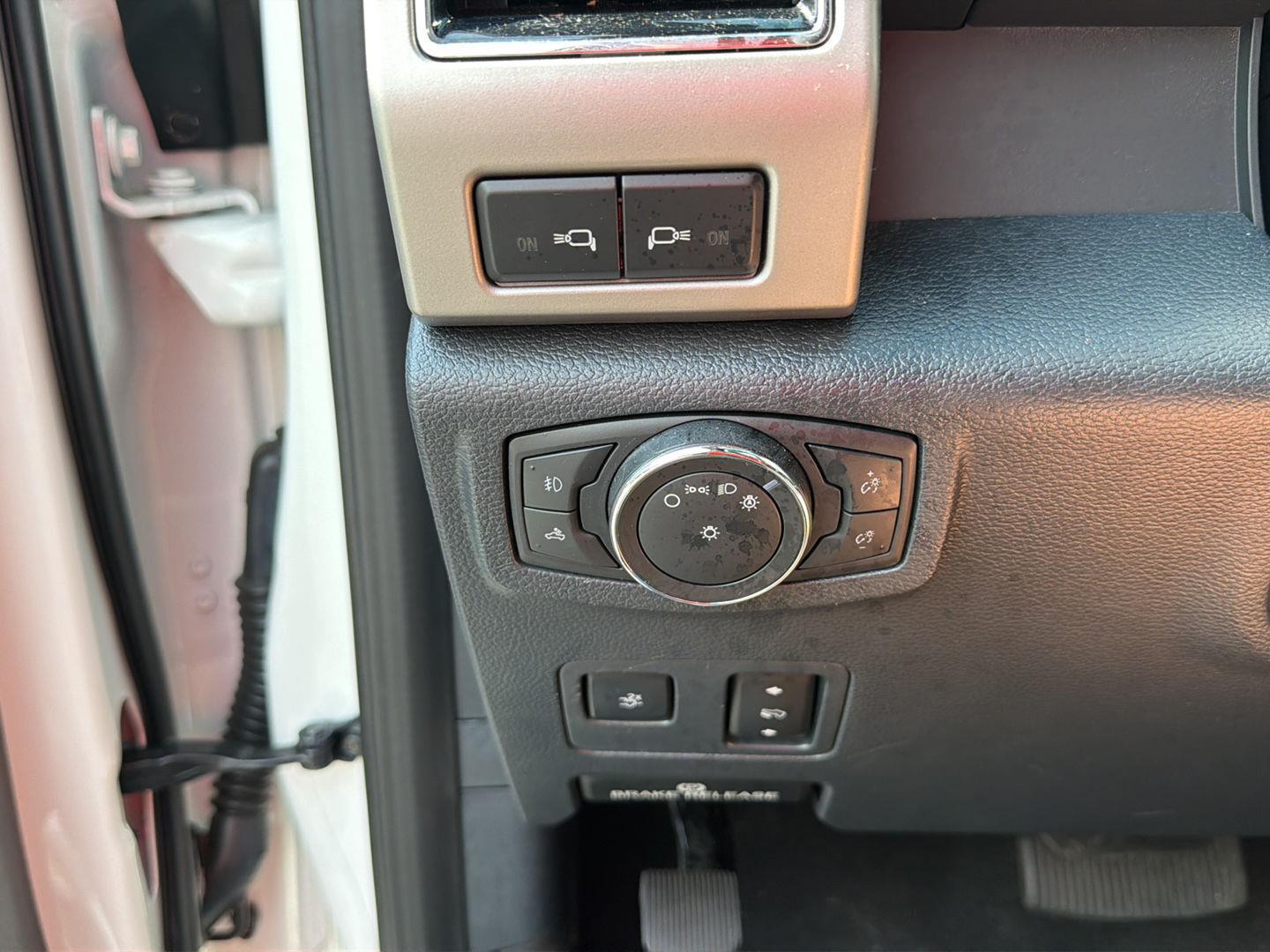 Used 2022 Star White Ford LARIAT image 23