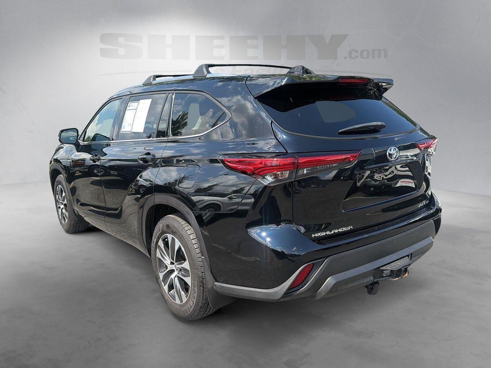 Used 2021 Midnight Black Metallic Toyota XLE image 9