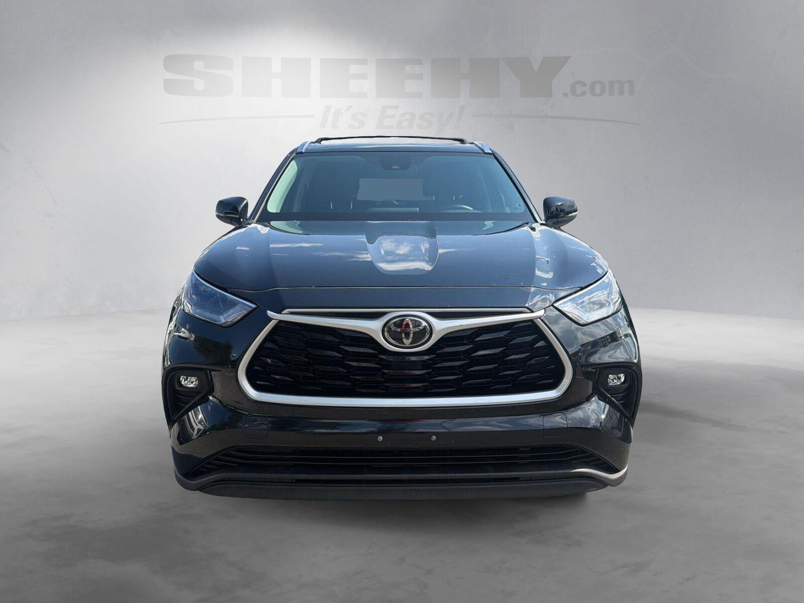 Used 2021 Midnight Black Metallic Toyota XLE image 17