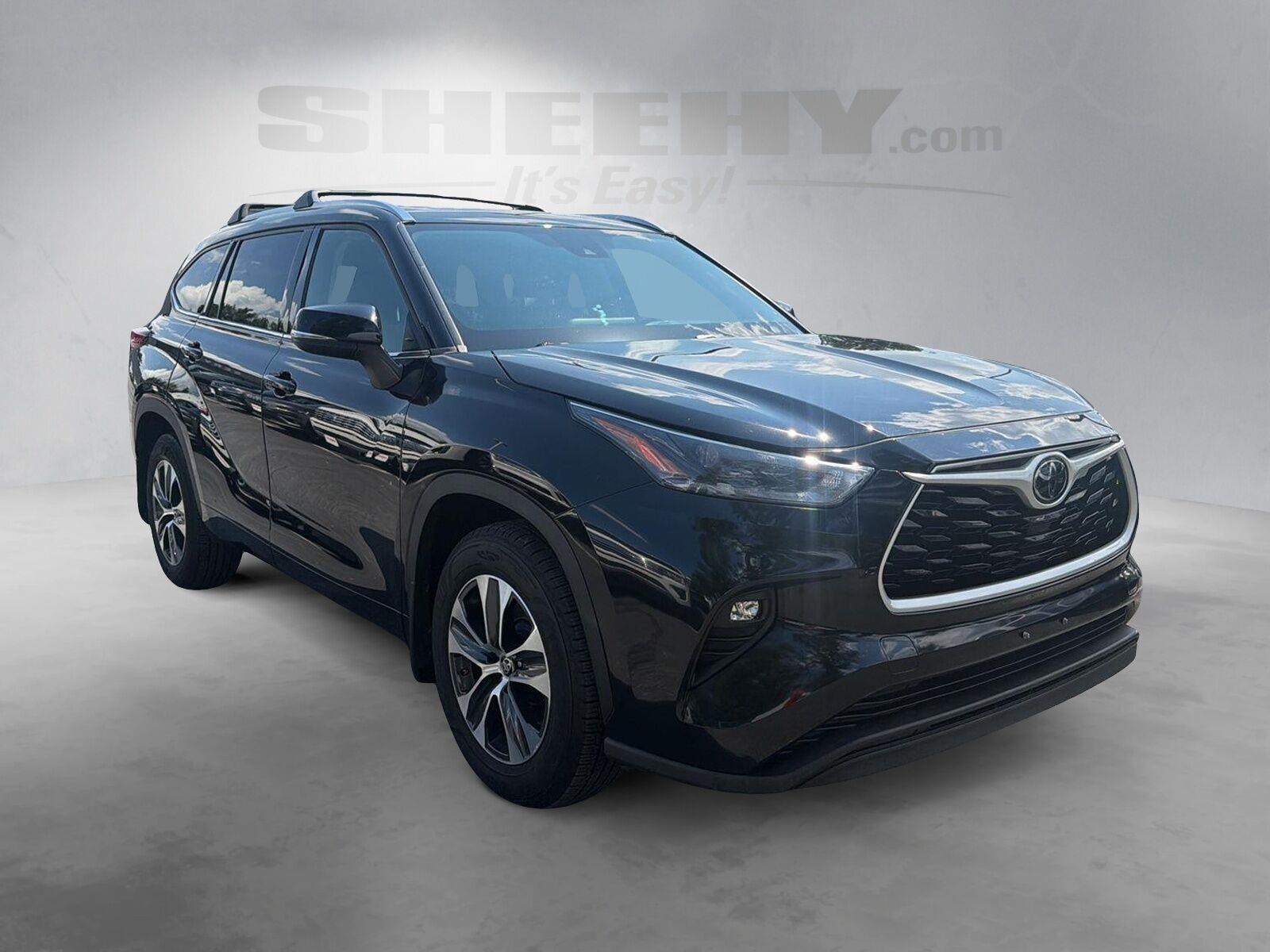 Used 2021 Midnight Black Metallic Toyota XLE image 16