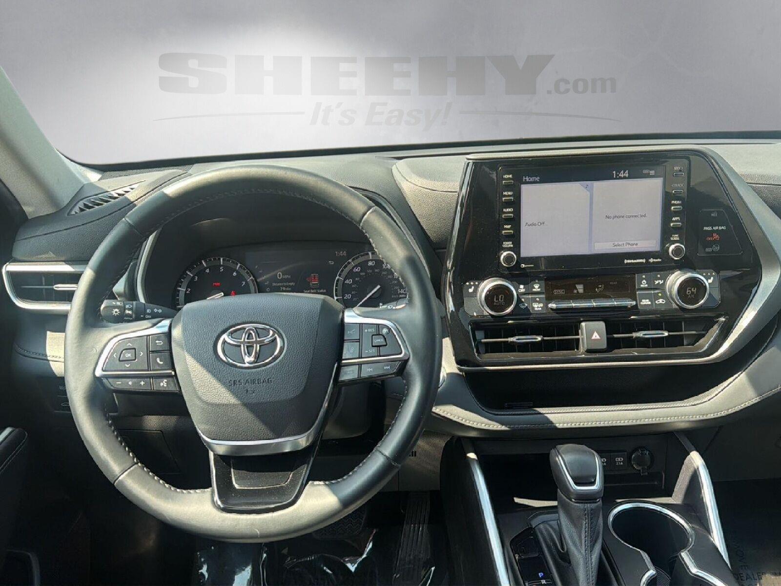 Used 2021 Midnight Black Metallic Toyota XLE image 3
