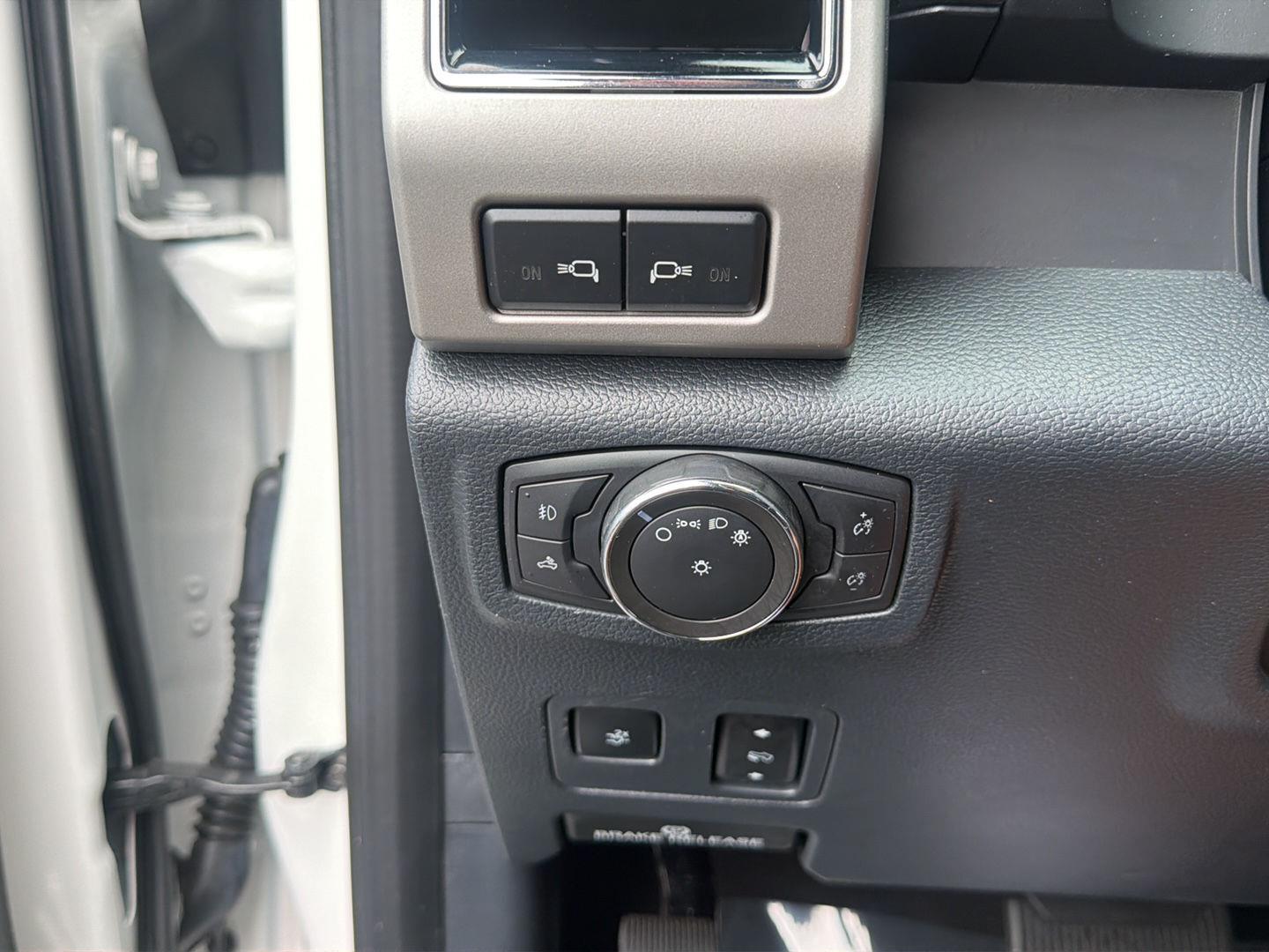 Used 2022 Star White Ford LARIAT image 22