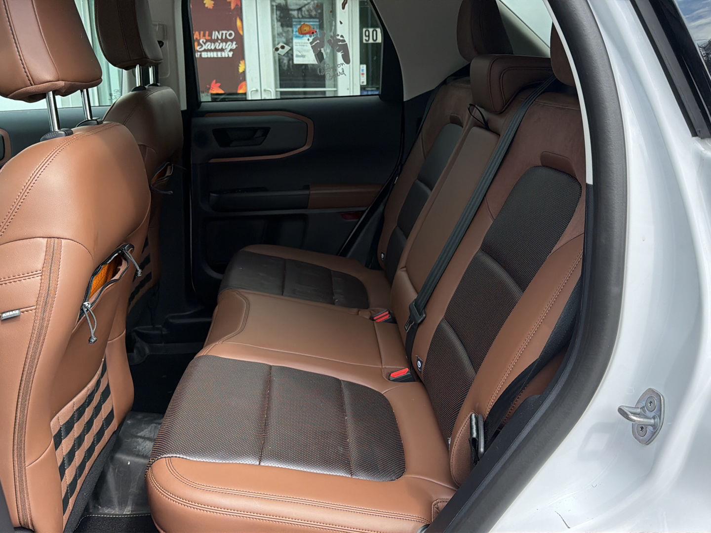 Used 2022 Oxford White Ford Badlands image 6