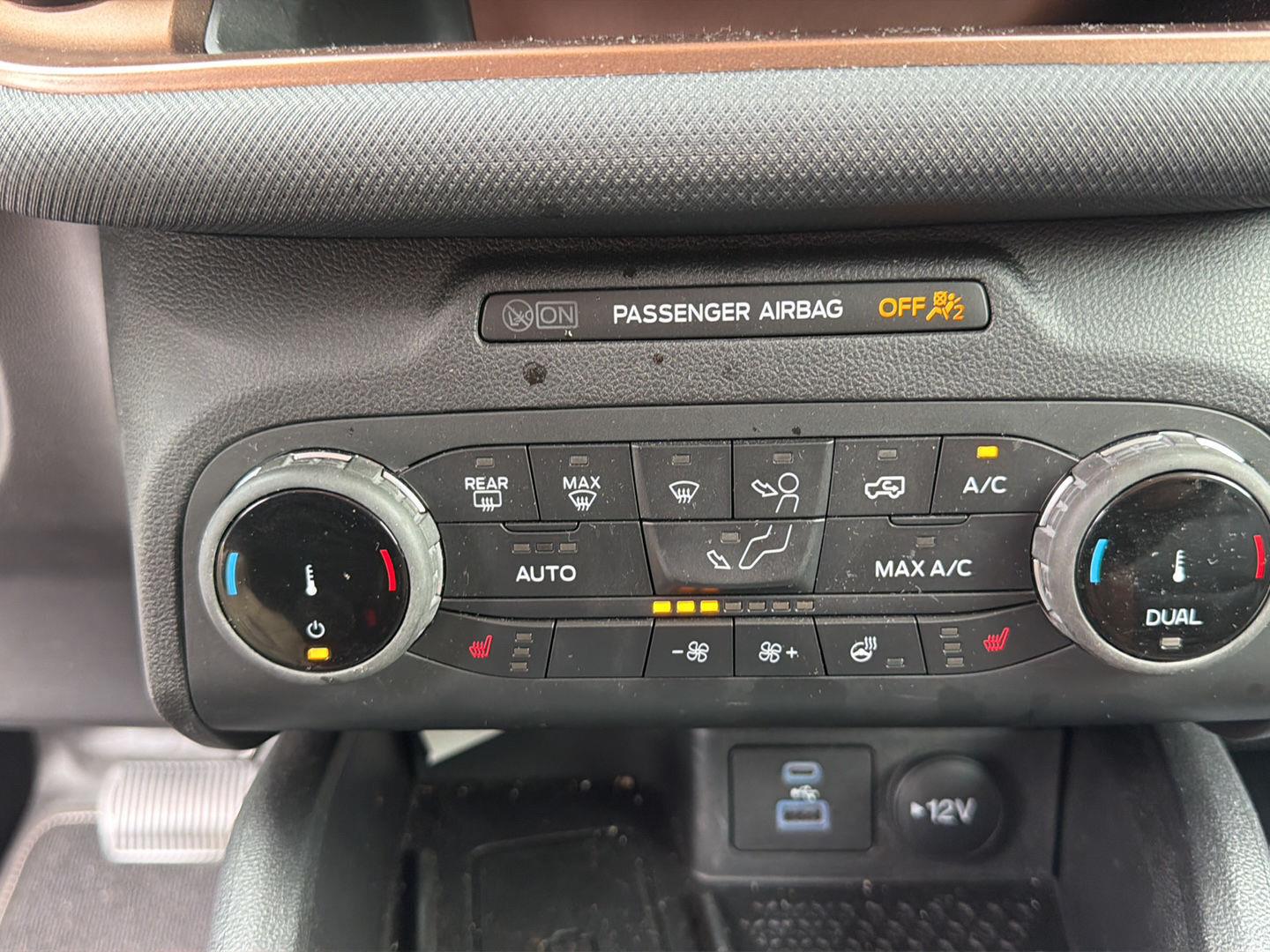 Used 2022 Oxford White Ford Badlands image 10