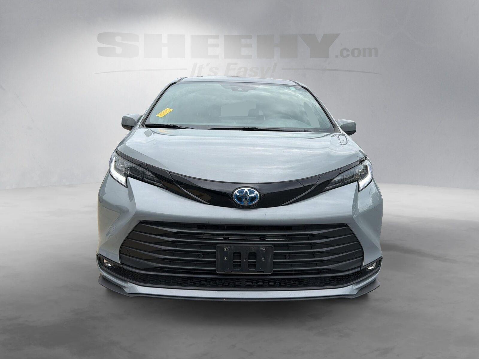 Used 2025 Cement Toyota Woodland Edition image 18