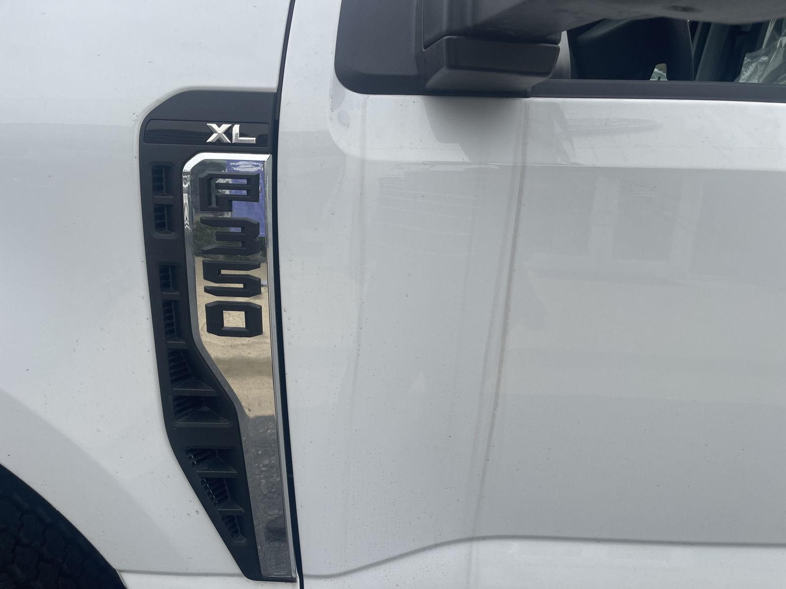 New 2026 Oxford White Ford XL image 13