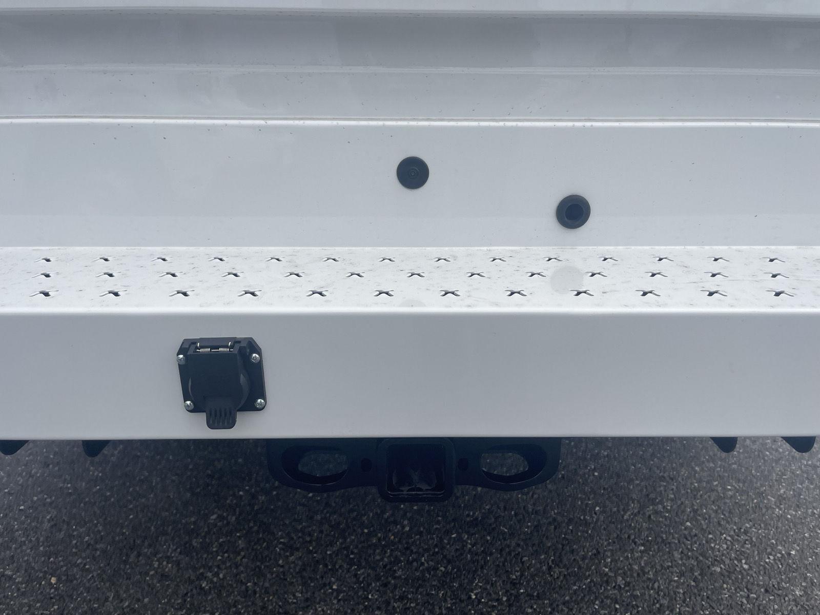 New 2026 Oxford White Ford XL image 15