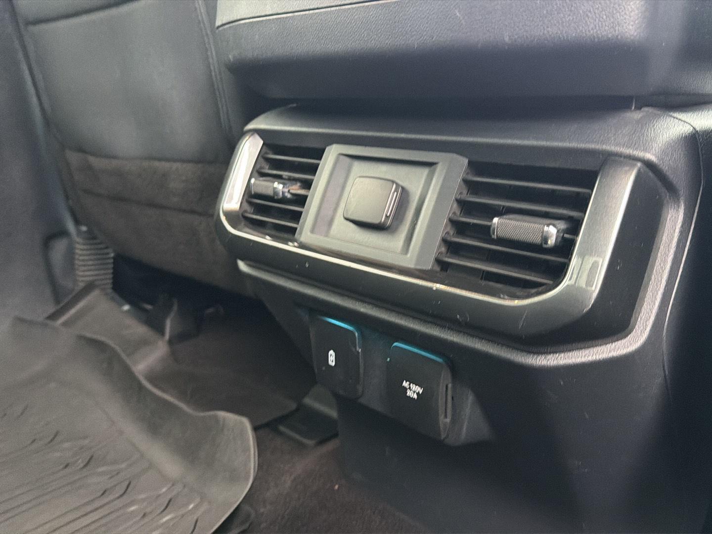 Used 2021 Oxford White Ford XLT image 18