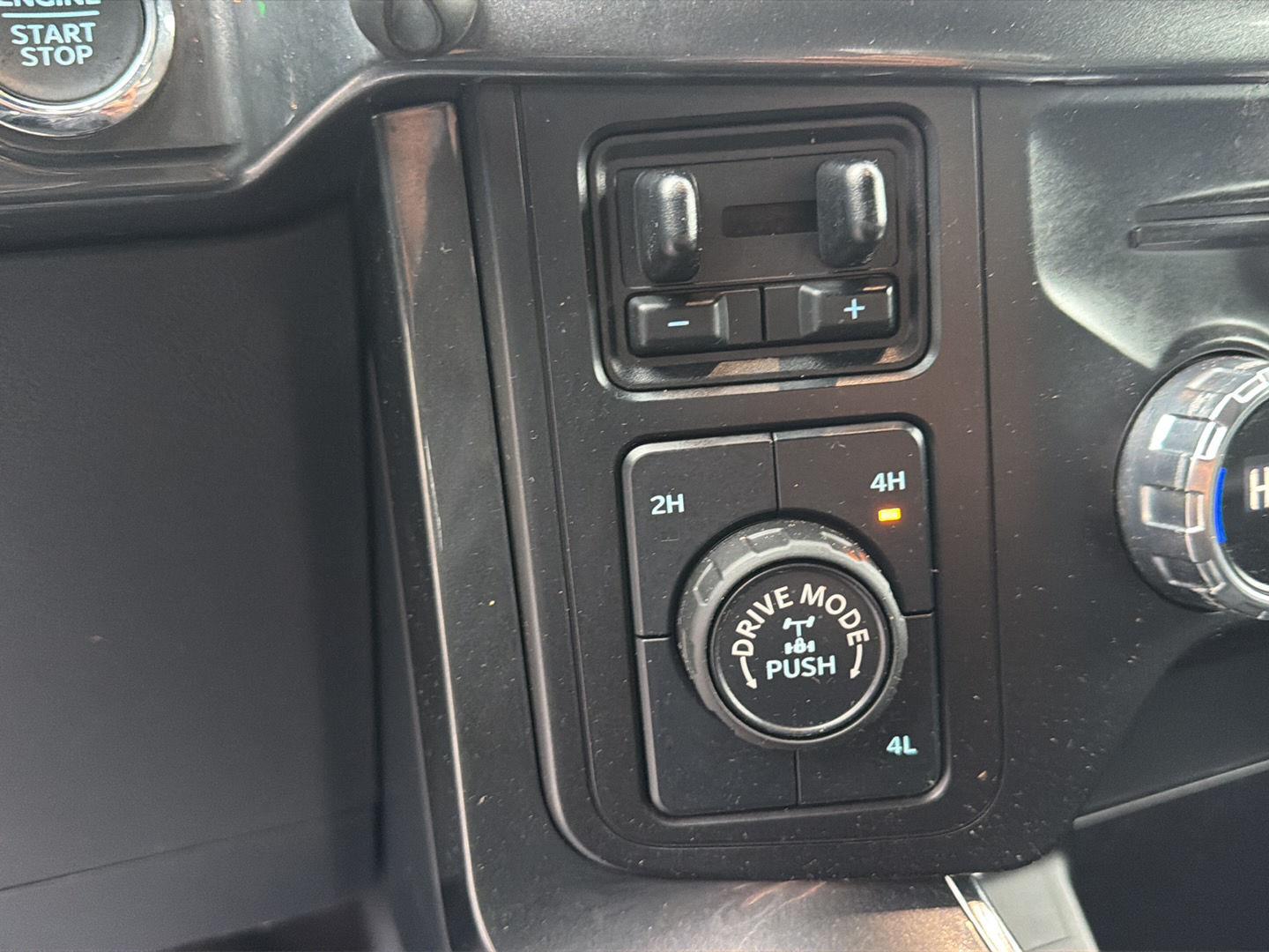 Used 2021 Oxford White Ford XLT image 19