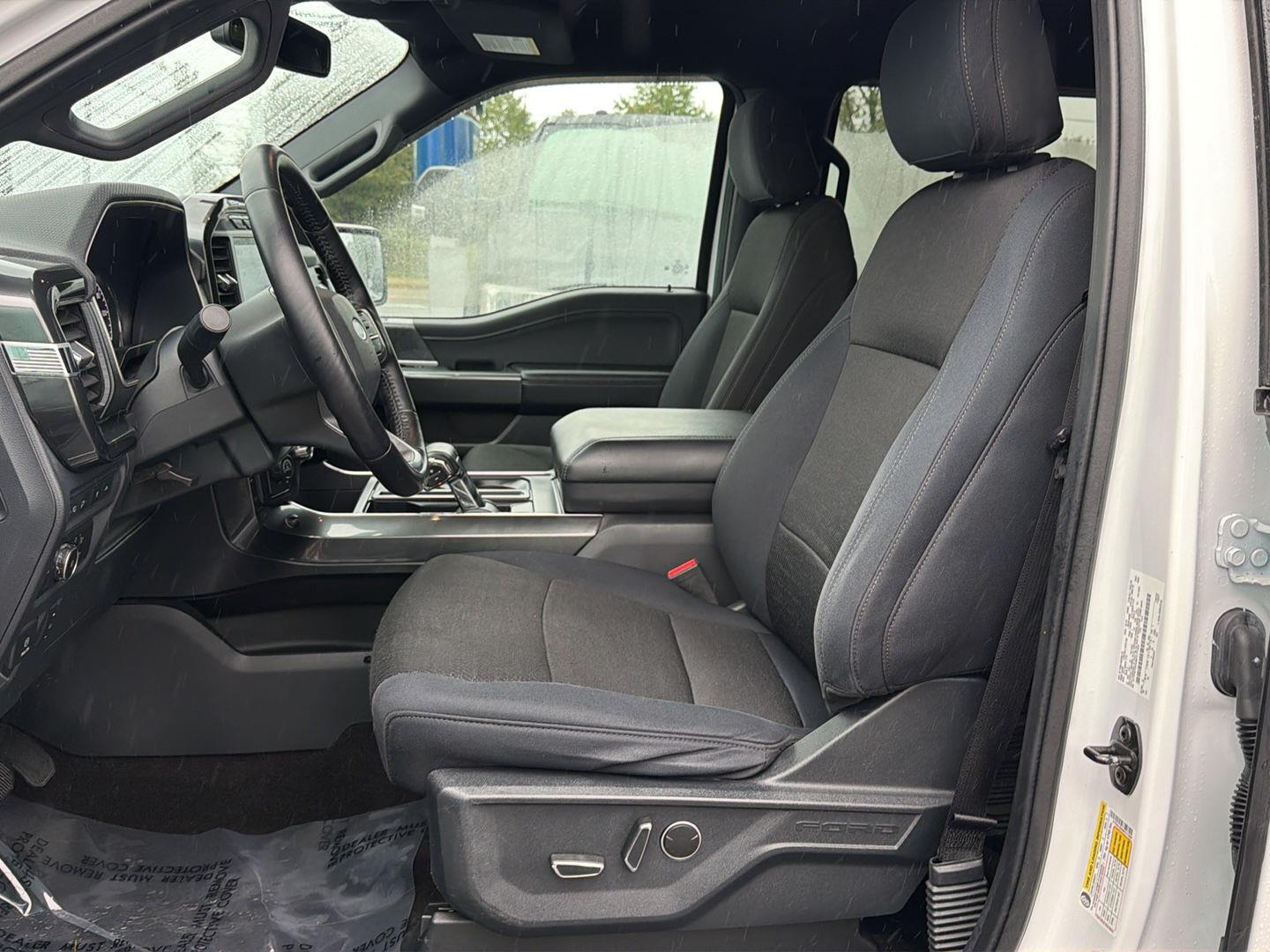 Used 2021 Oxford White Ford XLT image 9